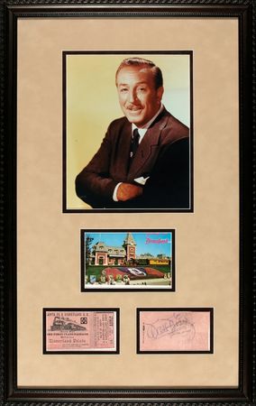 Lot #641 Walt Disney - Image 1