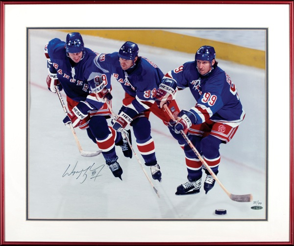Lot 1262 Wayne Gretzky Signed Photograph