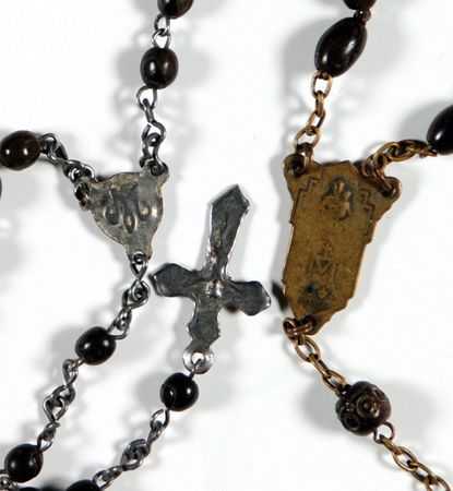 Lot #84 Jacqueline Kennedy: Jackie letter and rosary beads blessed in-person by Pope Paul VI - Image 4
