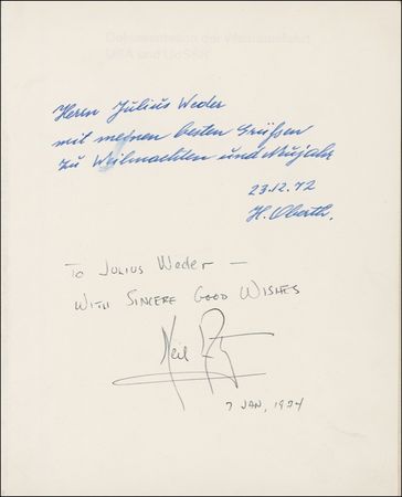 Lot #409 Neil Armstrong: Mondlandung: Armstrong signs a German book on his historic feat - Image 1
