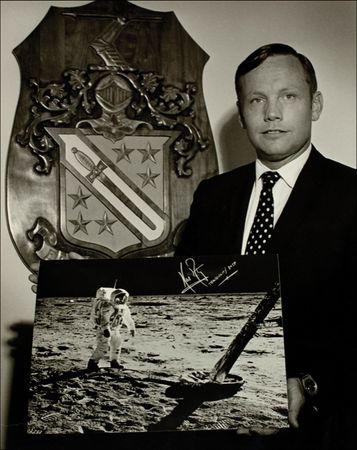 Lot #411 Neil Armstrong: GIANT LEAP FOR MANKIND: Oversized Apollo 11 Tranquility Base photo signed by ARMSTRONG, with exceptional provenance - Image 2