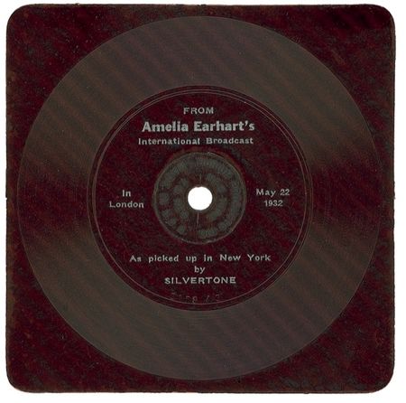 Lot #356 Amelia Earhart: Amelia Earhart signed autobiography, complete with mini-record - Image 3