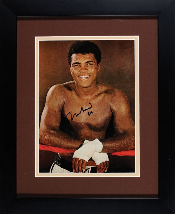 Lot 1176 Muhammad Ali Signed Photograph