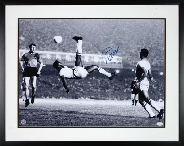 Lot 1495 Pelé Signed Photograph