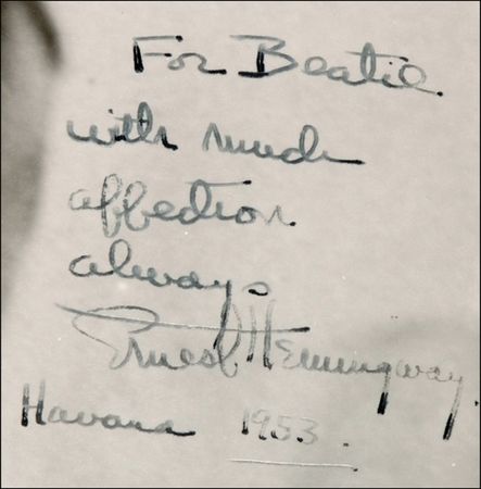 Lot #393 Ernest Hemingway: A TAMER LION: Scarce signed photo of Hemingway at the height of his later career, the year he won the Pulitzer Prize for The Old Man and the Sea - Image 3