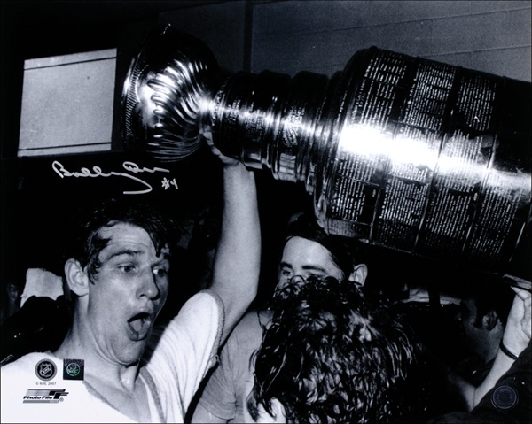 Bobby Orr Signed Photograph | RR Auction