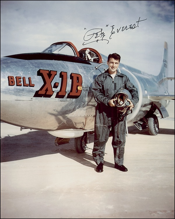 Lot 475 Pete Everest Signed Photograph