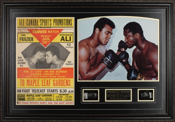 Lot 1266 Muhammad Ali Signed Photograph