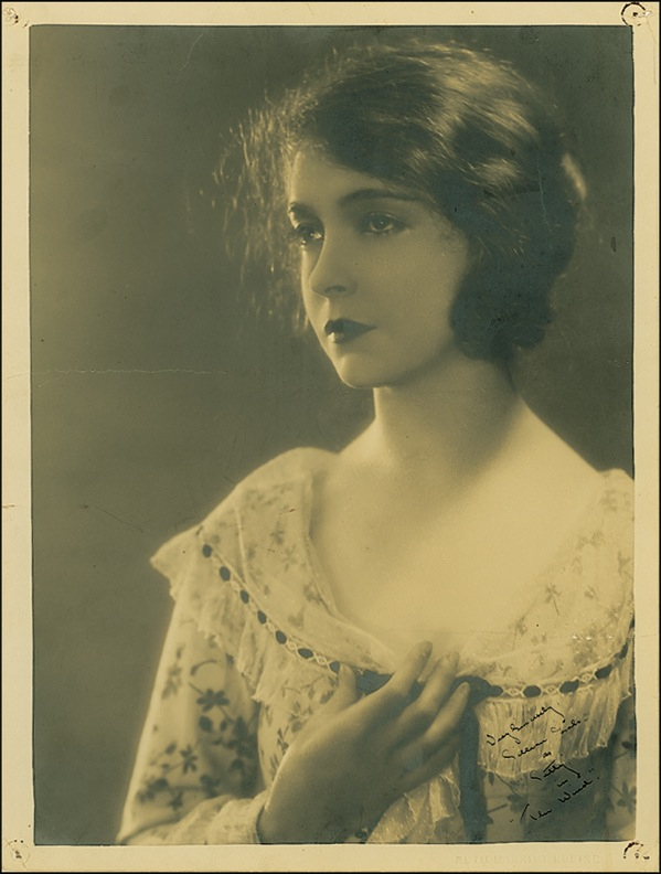 Lot 1034 Lillian Gish Signed Photograph