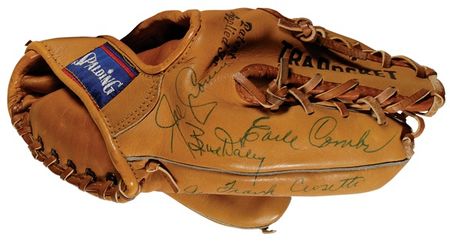 Lot #1332 Roger Maris and the NY Yankees Baseball Glove - Image 3