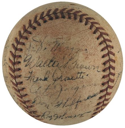 Lot #1358 NY Yankees: 1936 World Champion Yankees team ball, including Gehrig, DiMaggio, and Lazzeri - Image 1