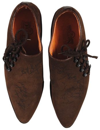 Lot #766 Rolling Stones: I GOT THE SHOES: The ROLLING STONES sign vintage footwear - Image 1