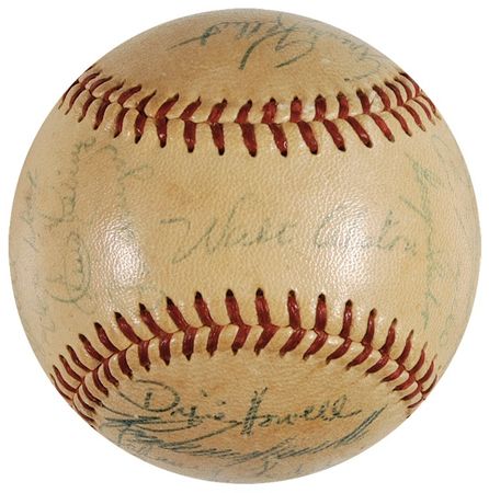 Lot #1392 Brooklyn Dodgers: ?55 Dodgers World Champion ball including Robinson, Campy, and Hodges - Image 1
