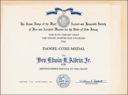 Lot #527 Buzz Aldrin Certificate and Letter - Image 1