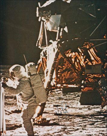 Lot #527 Moonwalkers: GIANT STEPS: Complete set of signed photos from all 12 MOONWALKERS - Image 2