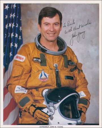 Lot #527 Moonwalkers: GIANT STEPS: Complete set of signed photos from all 12 MOONWALKERS - Image 4