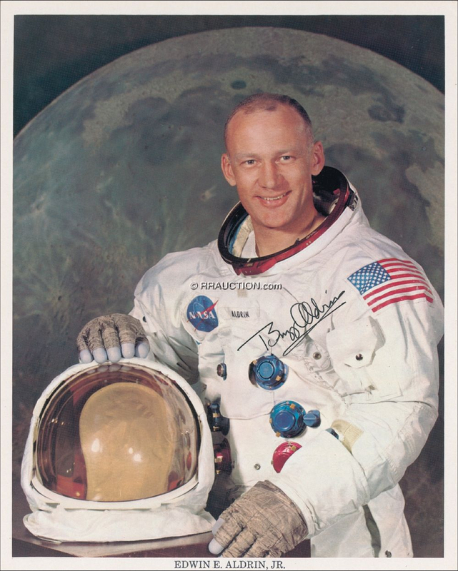 Lot 500 Buzz Aldrin: Buzz Aldrin