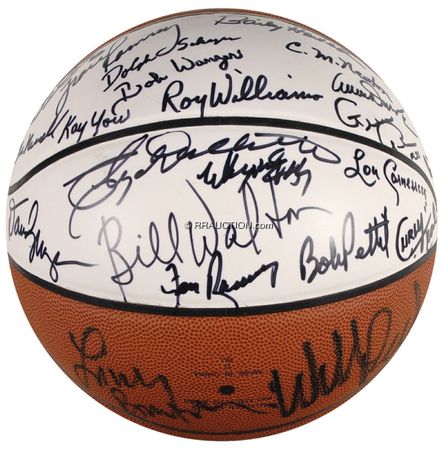 Lot #1314 Basketball Hall of Famers: Basketball Hall of Famers - Image 2