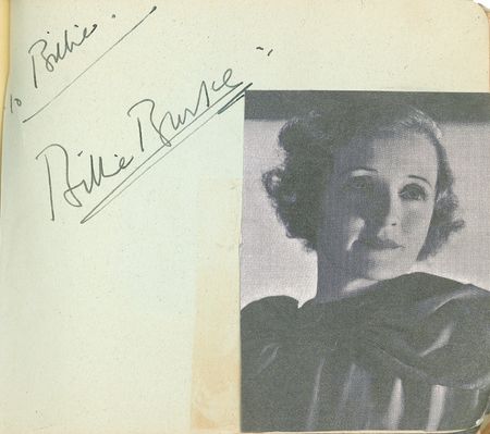Lot #666 Autograph Books: GOLDEN AGE OF HOLLYWOOD: Collection of 600 vintage signatures, including Oscar winners, legends, and cast members from The Wizard of Oz and Gone with the Wind - Image 7