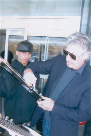 Lot #837 Pink Floyd: Roger Waters Guitar - Image 2