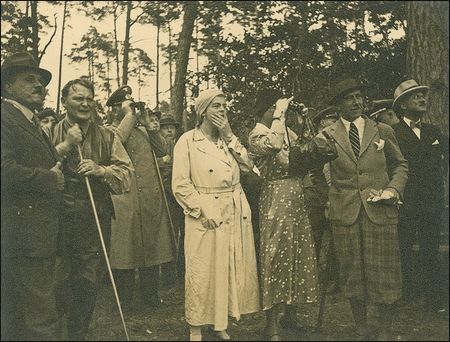 Lot #362 Emmy Göring Signed Photograph - Image 2