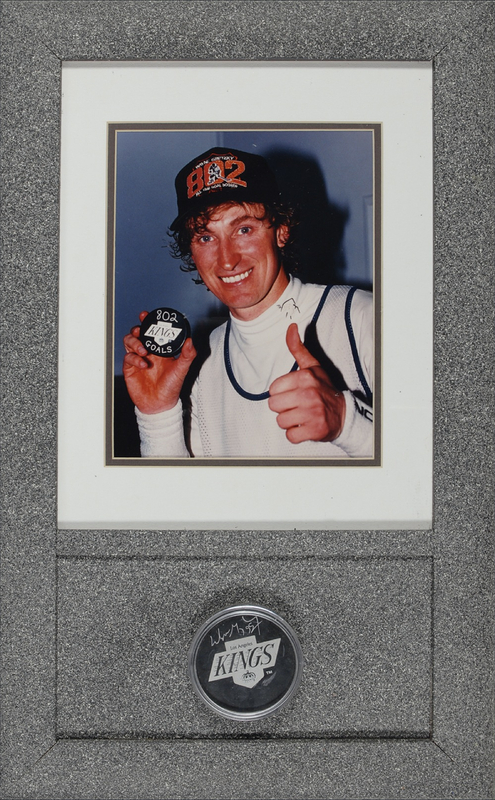 Lot 1269 Wayne Gretzky Hockey Puck