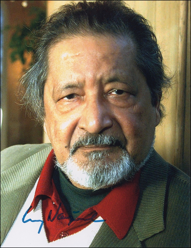 Lot 464 Vidaidhar Surajprasad Naipaul Signed Photograph