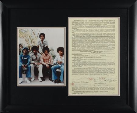 Lot #1301 Michael Jordan Signed Photograph - Image 1