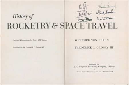 Lot #496 Apollo 11 and 12: Apollo legends with ?rocket team? autographs - Image 1