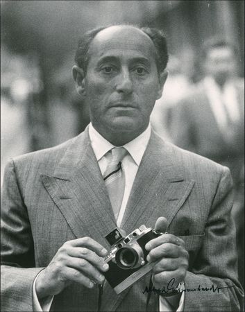 Lot #606 Alfred Eisenstaedt: ?It gives me great pleasure as a photographer to know that you like the work I am doing.? - Image 2