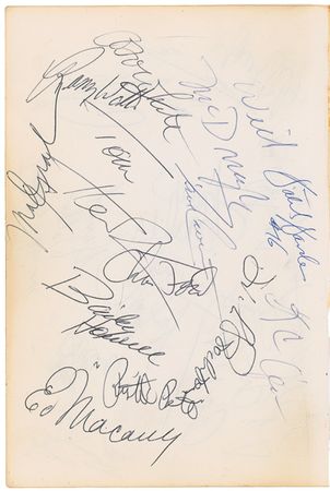 Lot #1429 ?Pistol? Pete Maravich and Basketball Greats Signature - Image 1