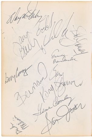 Lot #1429 ?Pistol? Pete Maravich and Basketball Greats Signature - Image 2