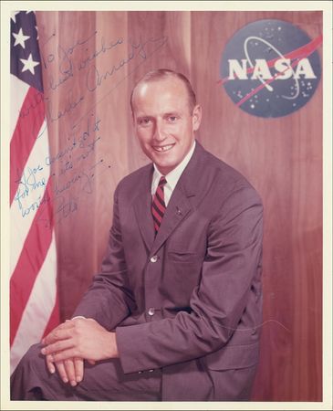 Lot #553 Moonwalkers: Complete set of moonwalker photos, all signing for their former NASA physical trainer - Image 4