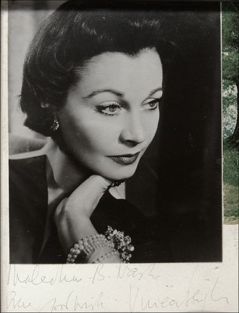 Lot #975 Gone with the Wind: Vivien Leigh Signed Photograph - Image 2