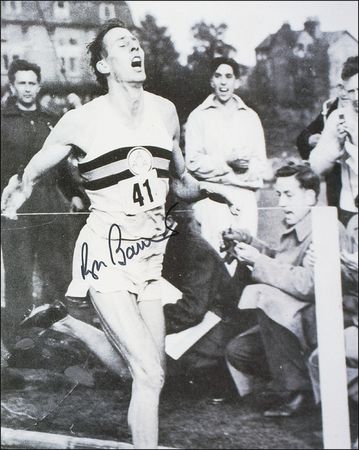 Lot #1200 Roger Bannister Signed Photographs - Image 1