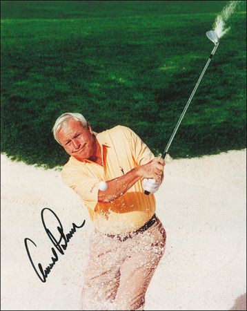 Lot #1322 Arnold Palmer Signed Photographs - Image 1