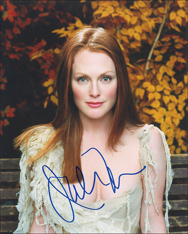 Lot 1123 Julianne Moore Signed Photograph