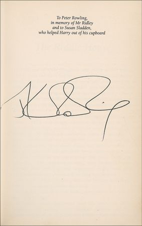 Lot #589 J. K. Rowling: Rowling rarity: a scarce Goblet of Fire signed first edition - Image 1