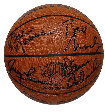 Lot #1323 NY Knicks Basketball - Image 1