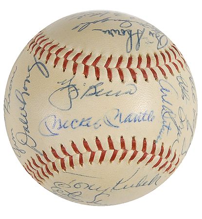 Lot #1330 NY Yankees: 1960 Yankee ball signed by the ?M&M Boys,? Stengel, Kubek, Berra and others - Image 1
