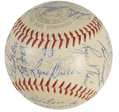 Lot #1330 NY Yankees: 1960 Yankee ball signed by the ?M&M Boys,? Stengel, Kubek, Berra and others - Image 6