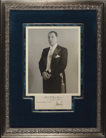 Lot #254 Eva and Juan Perón: Official Perón presentation portraits - Image 1