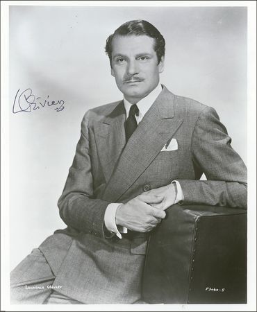 Lot #987 Laurence Olivier Signed Photographs - Image 2