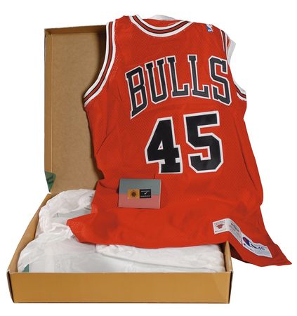 Lot #1215 Michael Jordan: Jordan?s Upper Deck comeback jersey - Image 3