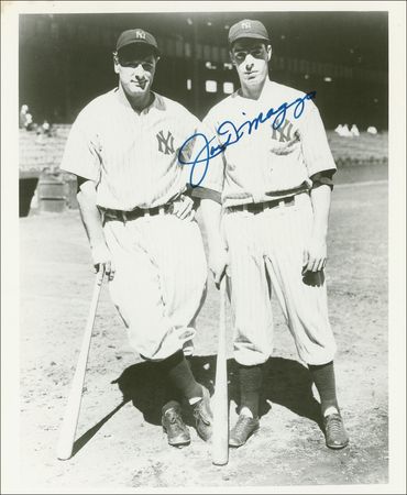 Lot #1152 Joe DiMaggio Signed Photographs - Image 2