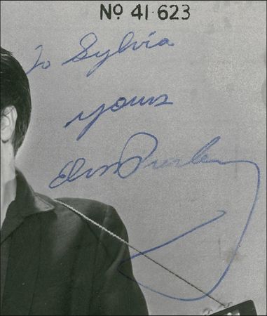 Lot #790 Elvis Presley: The only known signed copy of “The World’s Rarest Picture Sleeve,” obtained on the set of Jailhouse Rock - Image 2
