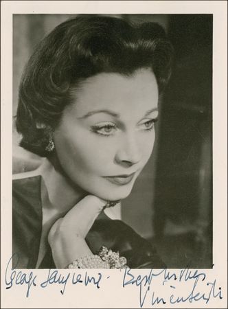 Lot #977 Vivien Leigh and Laurence Olivier Signed Photographs - Image 1