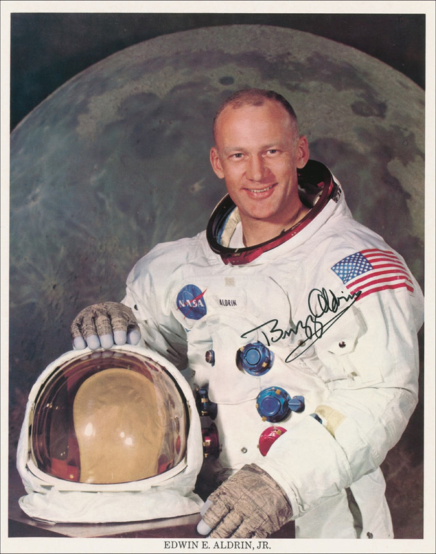 Lot 419 Buzz Aldrin Signed Photograph