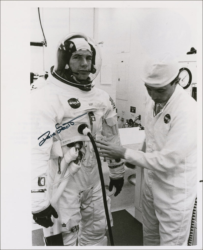Lot 498 Dave Scott Signed Photographs