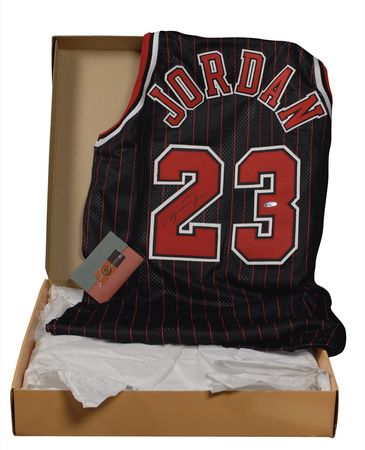 Lot #1239 Michael Jordan: Alternate Bulls black jersey - Image 2